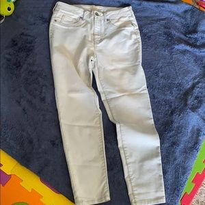 Women Light Wash Jeans
